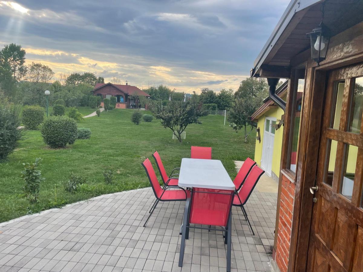 באניה לוקה Family Resort Trapisti מראה חיצוני תמונה
