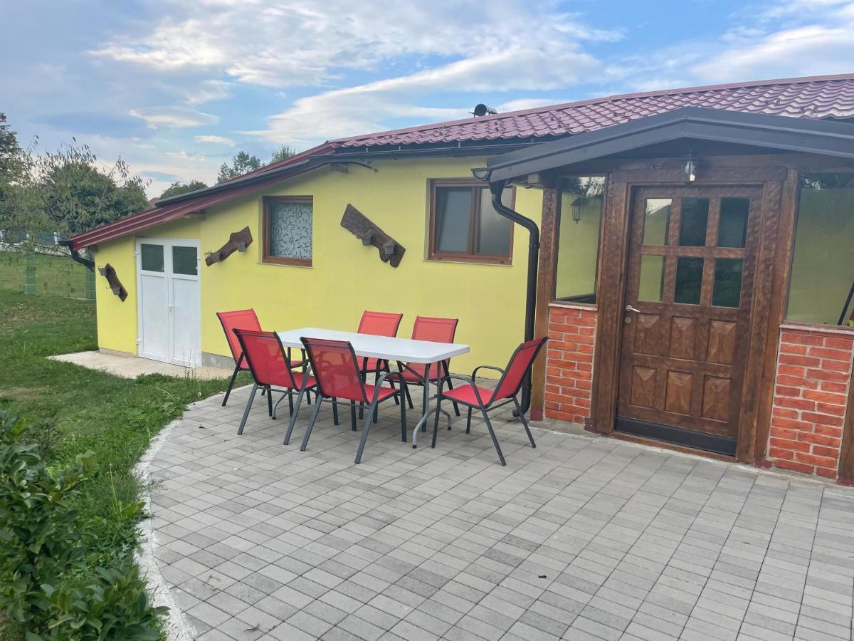 באניה לוקה Family Resort Trapisti מראה חיצוני תמונה